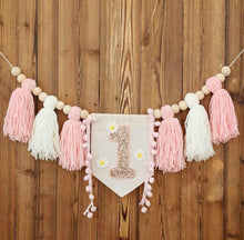 Charger l'image dans la galerie, Guirlandes ''1'' avec pompons de laine
