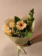 Charger l'image dans la galerie, Bouquet de fleurs - Collation des Grades