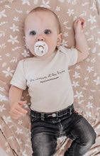 Charger l'image dans la galerie, Cache-couche "Des caresses et des bisous" - Belle au pluriel