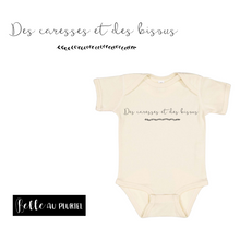 Charger l'image dans la galerie, Cache-couche "Des caresses et des bisous" - Belle au pluriel