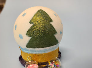 Bombe de bain avec cadeau -  Globe de Noël - La Fabrik